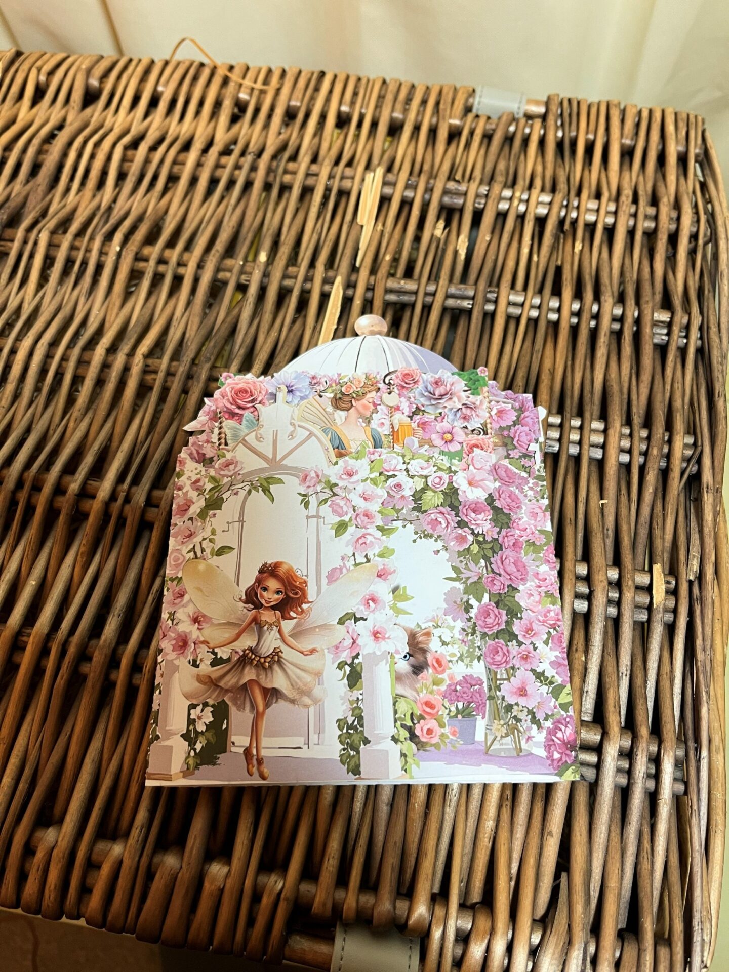 3D POP UP GARDEN AND CUTE ANIMALS CARD FRONT 3D POP UP GARDEN AND CUTE ANIMALS CARD FRONT.
