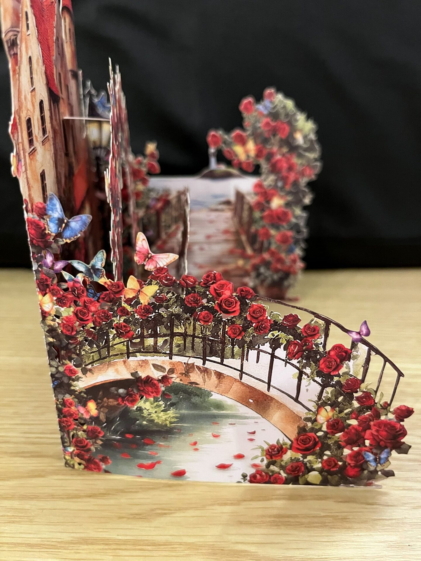 3D POP UP RED ROSES, CASTLE AND LAKE WATERCOLOUR STYLE CARD SIDE2 3D-POP-UP-RED-ROSES-CASTLE-AND-LAKE-WATERCOLOUR-STYLE-CARD-SIDE2